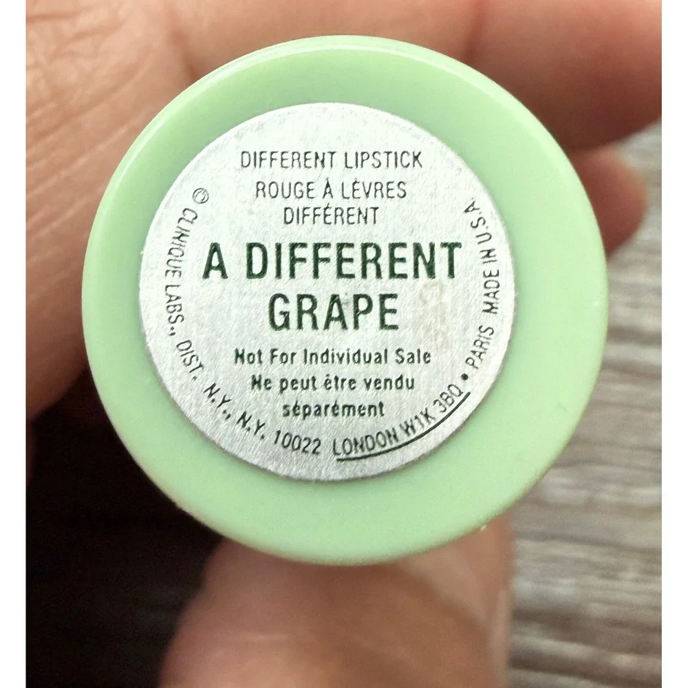 Clinique Different Lipstick A Different Grape Berry Mauve Travel Size Makeup